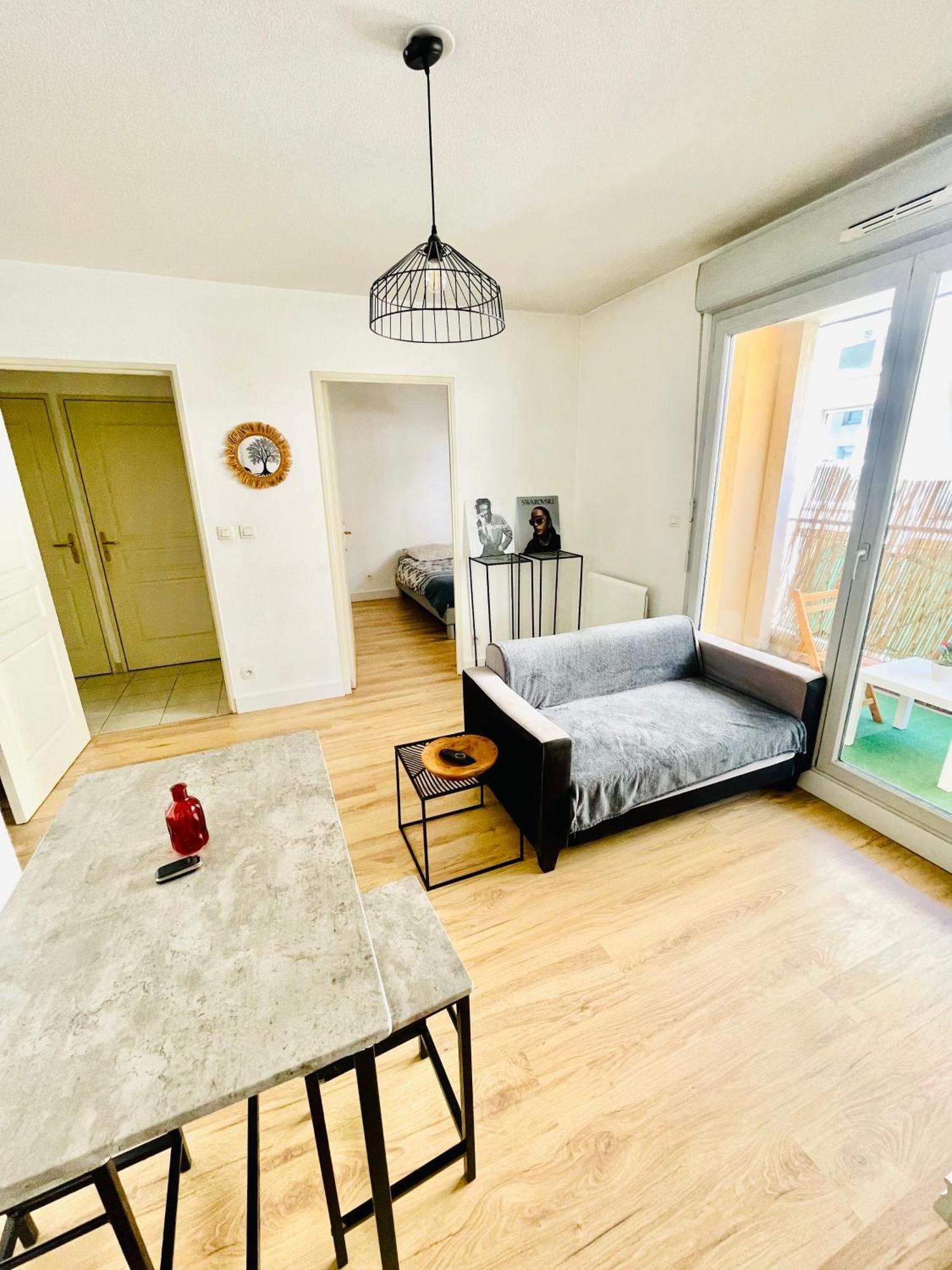 Appartement Avec Place De Parking Et Piscine Villefranche-sur-Saône Esterno foto